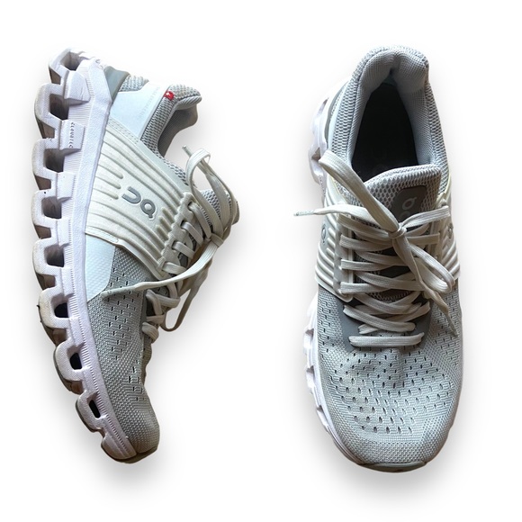 On Running Shoes - On Running Cloudswift Glacier | White | Running Sneakers